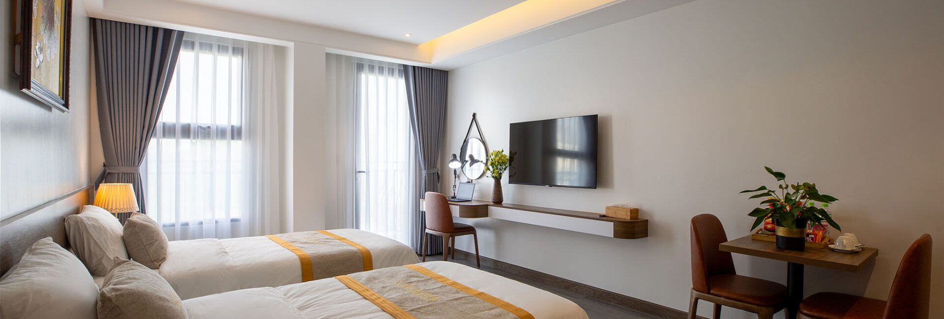 TWIN ROOM ( Mountain View )