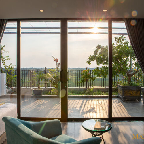 SUT50 ( Golf & Mountain View )